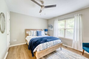 3 bedrooms, desk, iron/ironing board, WiFi