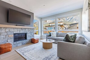 TV, fireplace, offices