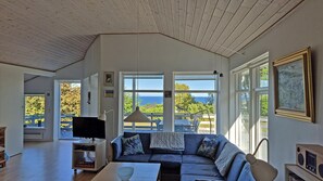 Flachbildfernseher, Stereoanlage
