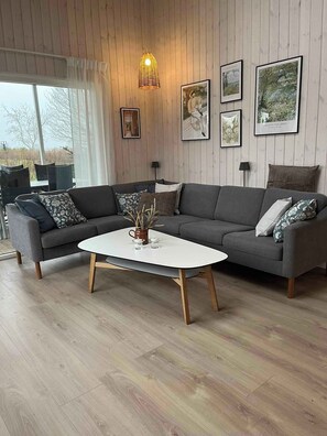Living area - Spacious holiday home on Bogø (Bogø By)
