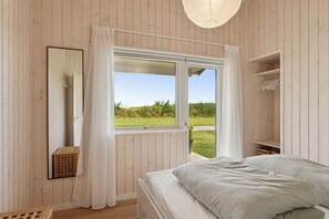 4 bedrooms, free WiFi