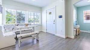 Unclassified image, 5 of 38, button - Comfortable 2/1 Coastal Condo Close to Beach (Clearwater)