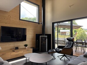 Télévision, cheminée