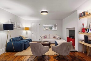 TV, peis og kontorer