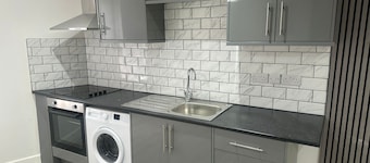 Stylish One Bed City Centre Apartment F2-NG