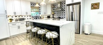 Hideaway close to Gtown Square/Bikes/Outdoor Space/Family Friendly