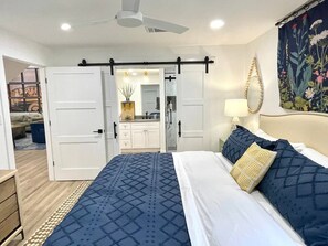 4 bedrooms, iron/ironing board, WiFi, bed sheets