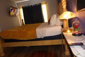 2 bedrooms, iron/ironing board