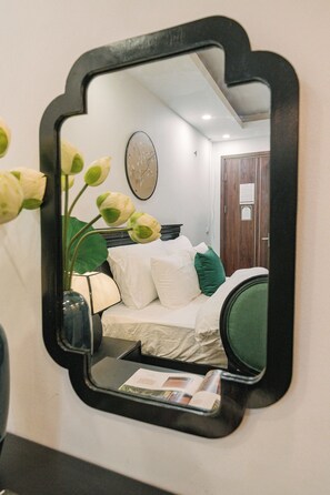 Premium bedding, minibar, in-room safe, desk - Willow Hanoi Old Quarter (Hoan Kiem)