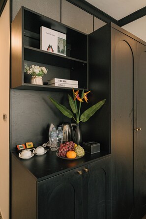 Premium bedding, minibar, in-room safe, desk - Willow Hanoi Old Quarter (Hoan Kiem)