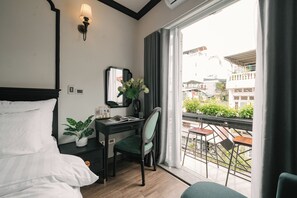 Premium bedding, minibar, in-room safe, desk - Willow Hanoi Old Quarter (Hoan Kiem)