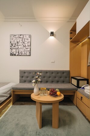 Premium bedding, minibar, in-room safe, desk - Willow Hanoi Old Quarter (Hoan Kiem)