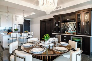 Dining - Elegant 3BR Oceanview Condo with Pool, Gym & Shuttle to Flamingo Beach (Playa Flamingo)