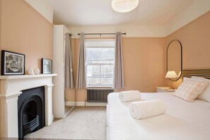 Unclassified image, 4 of 15, button