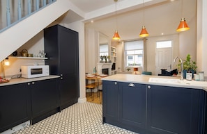 Unclassified image, 2 of 15, button - Lockwood Cottage, Close to Monk Bar, sleeps 4 (York)