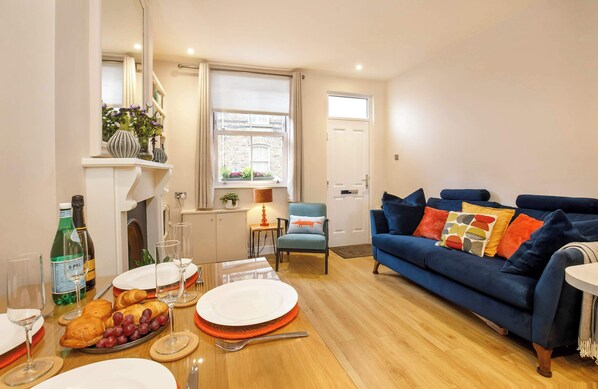 Unclassified image, 1 of 15, button