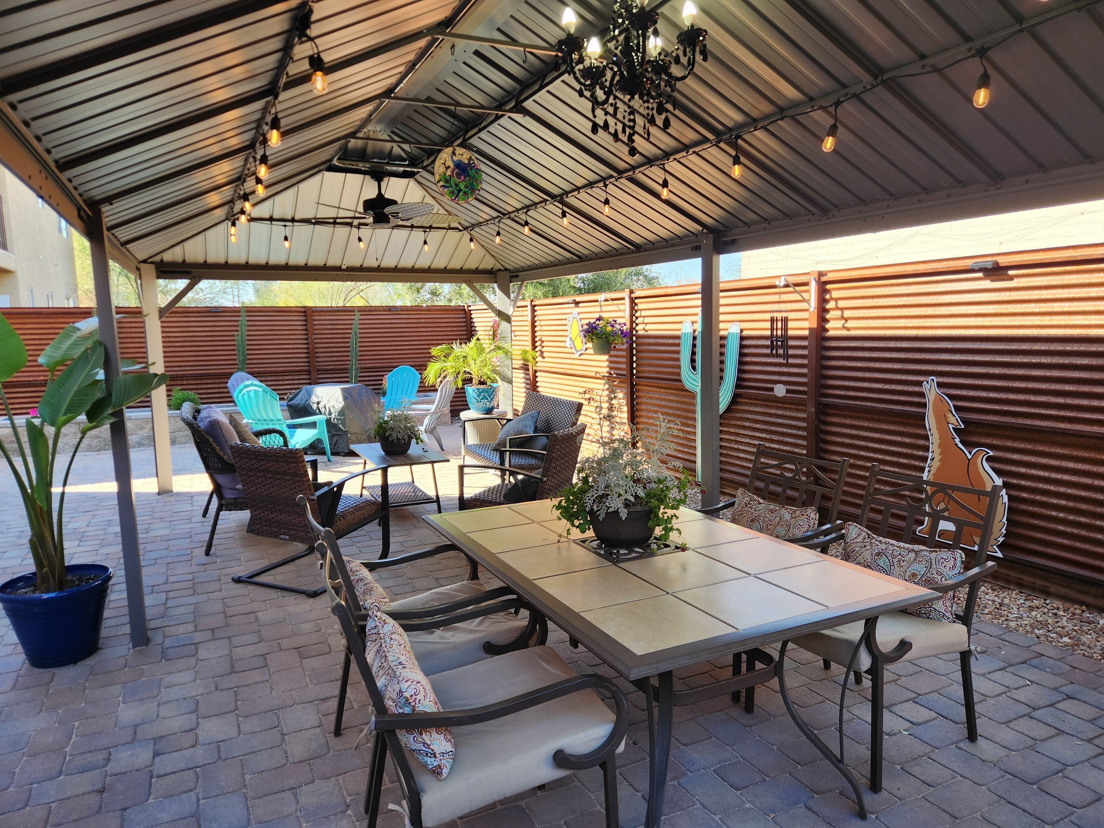 屋外ダイニングエリア