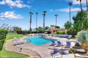 Pool - Relaxing Palm Springs Condo with Pool Access (Palm Springs)