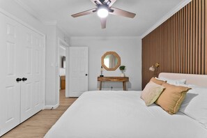 2 habitaciones, tabla de planchar con plancha, cuna de viaje y wifi 