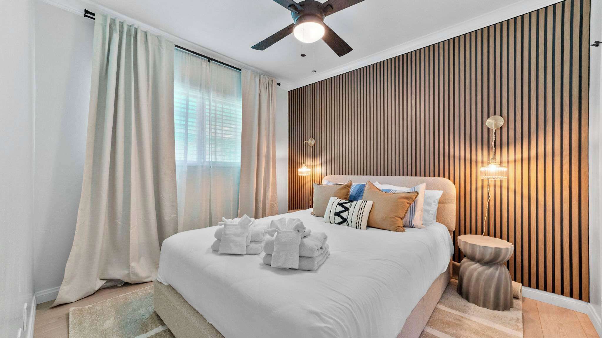 8 habitaciones, tabla de planchar con plancha, cuna de viaje y wifi 