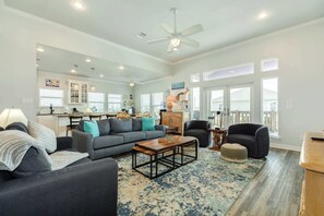 TV, offices - Purple Paradise- Beachy Fun, Bay & Beach Views! (Surfside Beach)