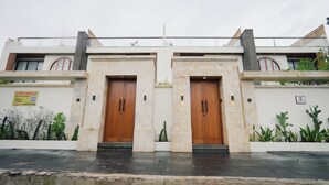 Front of property - SLOKAYANA VILLAS (Pecatu)