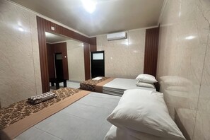 Standard Twin Room | Desk, free WiFi, bed sheets