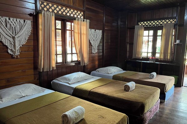 Desk, free WiFi, bed sheets