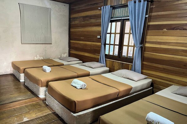Bungalow | Escritorio, camas extra, wifi gratis y ropa de cama 