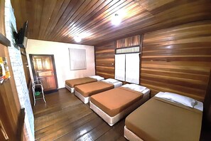 Bungalow | Escritorio, camas extra, wifi gratis y ropa de cama 