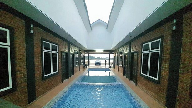 Kolam renang outdoor