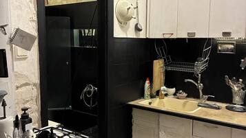 Microondas, horno y parrilla de estufa