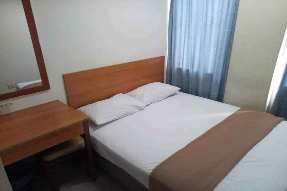 Chambre Double, salle de bains commune