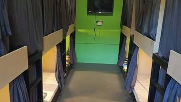 Shared Dormitory | Desk, free WiFi, bed sheets