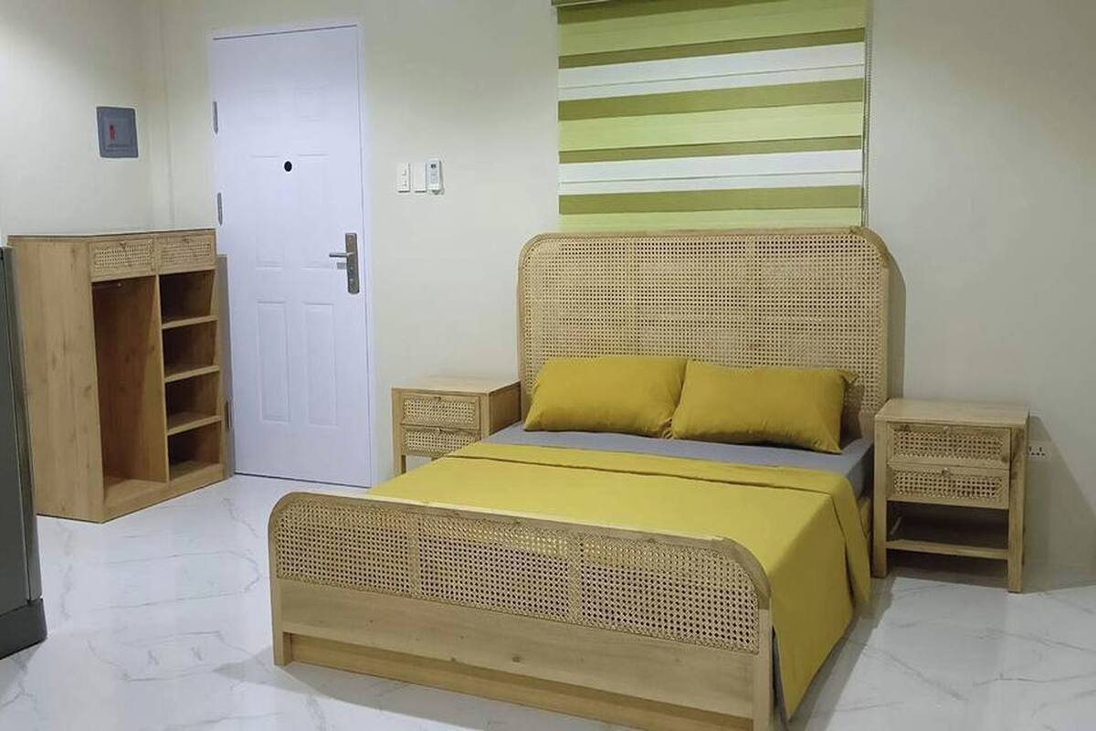 Couple Room | Caja de seguridad en la habitación y escritorio