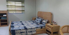 Habitación Confort | Caja de seguridad en la habitación y escritorio