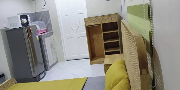 Couple Room | Brankas, meja kerja, setrika/meja setrika, dan Wi-Fi gratis
