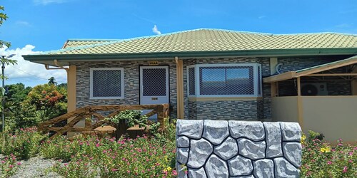 Michael's Homestay - Farm Villa near Patar Beach & Bolinao Falls