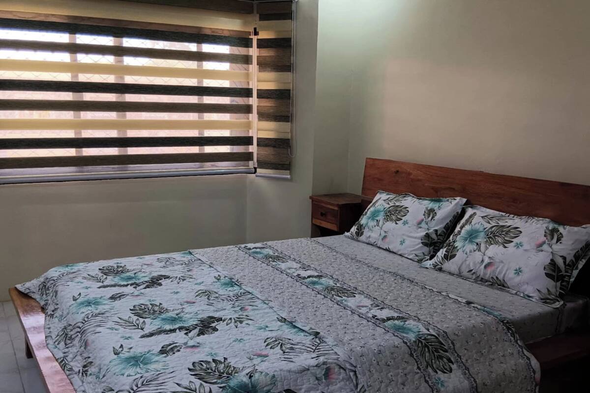 Villa | Caja de seguridad en la habitación y escritorio