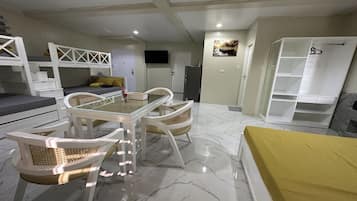 Family Room | In-room safe, desk, iron/ironing board, free WiFi