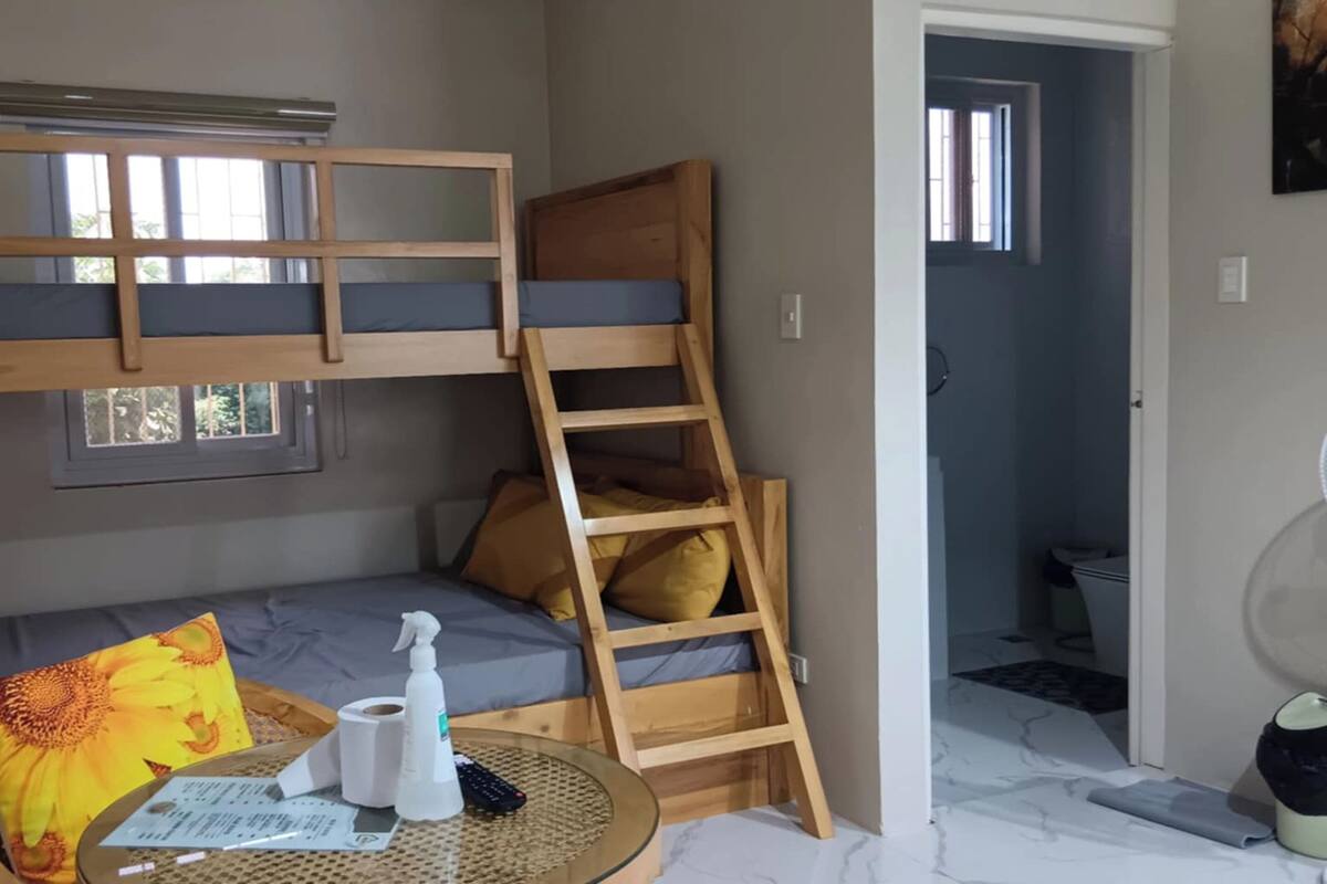 Suite Deluxe | Caja de seguridad en la habitación y escritorio