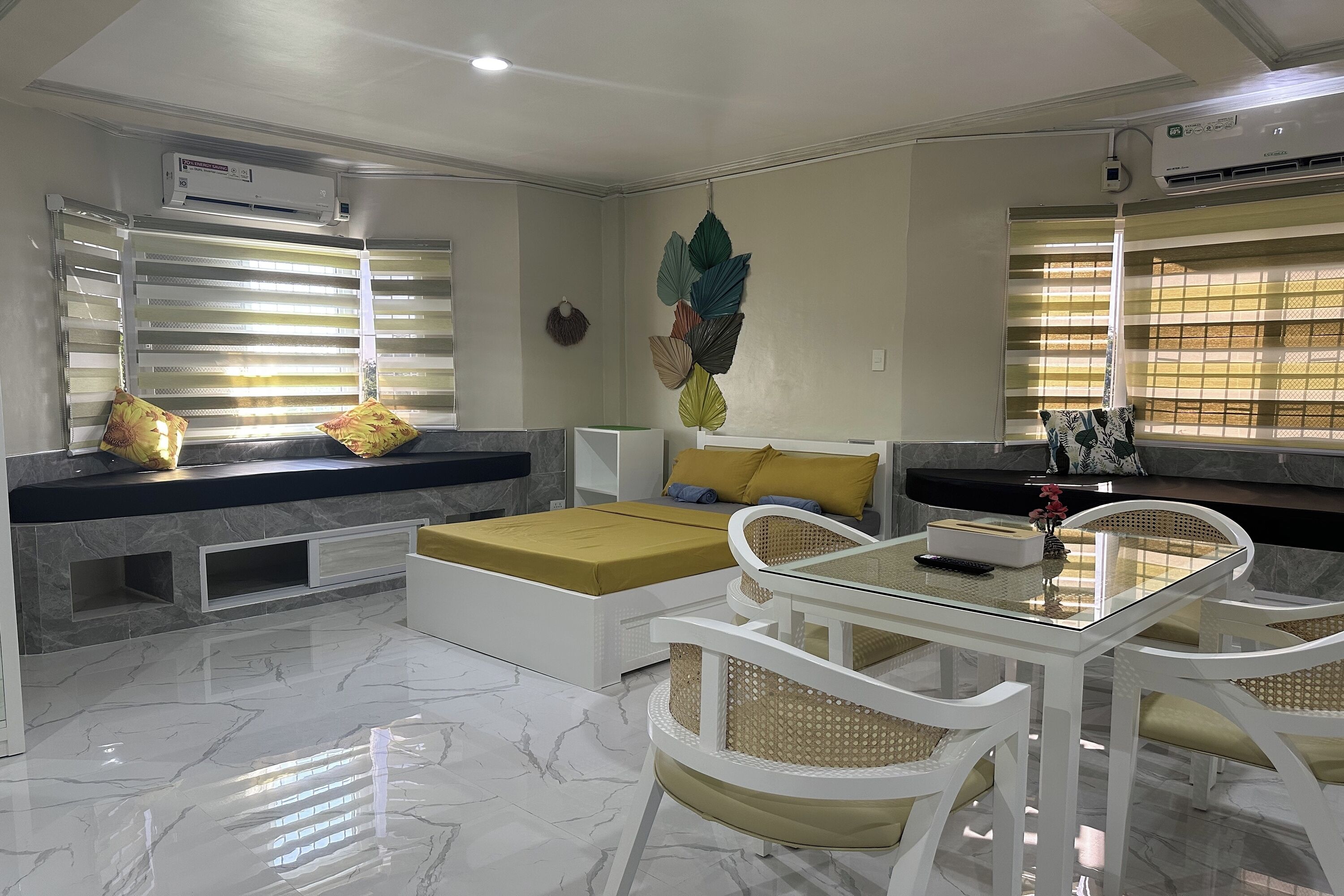 Family Room | In-room safe, desk, iron/ironing board, free WiFi