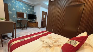 Premium Room | In-room safe, desk, free WiFi, bed sheets