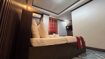 In-room safe, desk, free WiFi, bed sheets