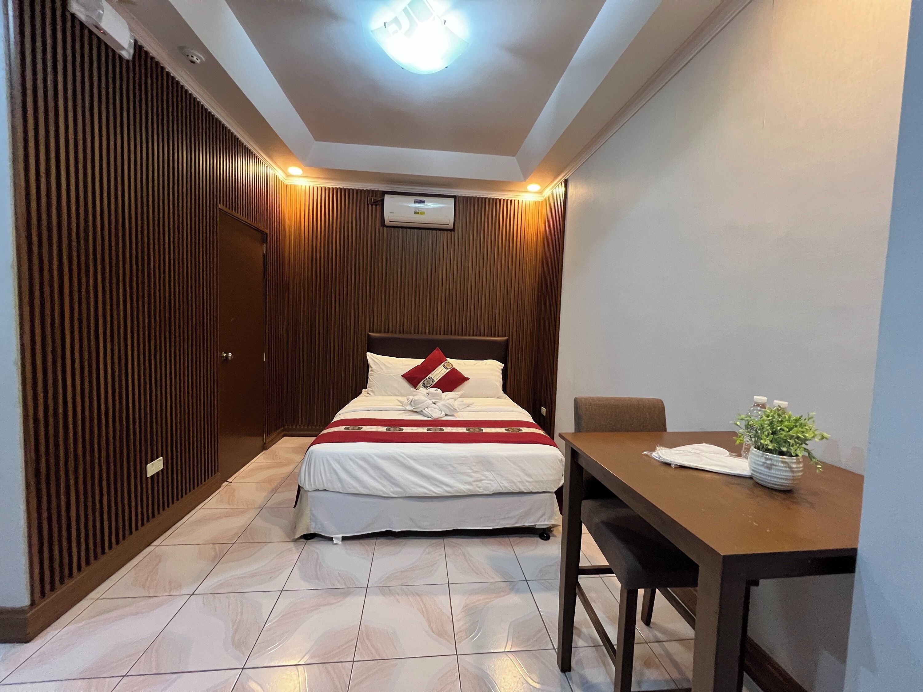 Premium-værelse | Pengeskab på værelset, skrivebord, gratis Wi-Fi, sengetøj