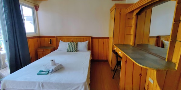Standard Double Room | Desk, iron/ironing board, free WiFi, bed sheets