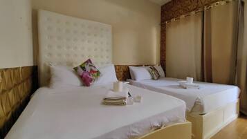 Bureau, fer et planche à repasser, Wi-Fi gratuit, draps fournis