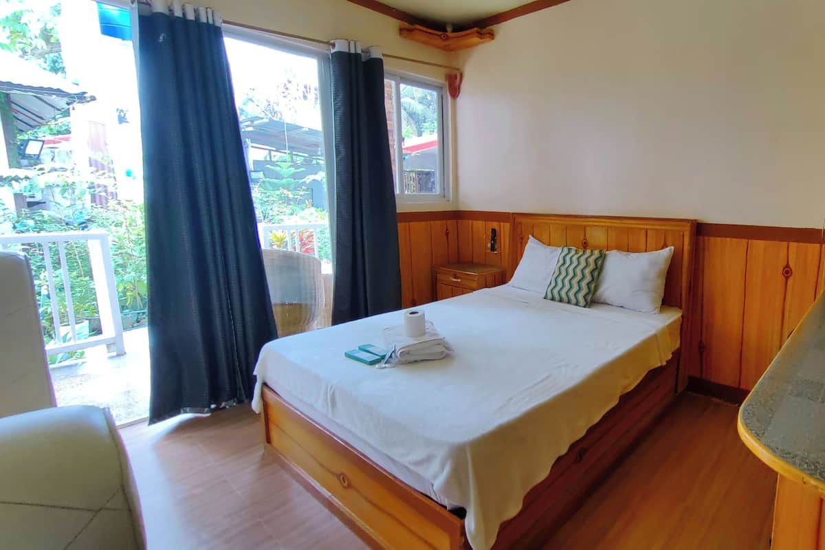Standard Double Room | Desk, iron/ironing board, free WiFi, bed sheets