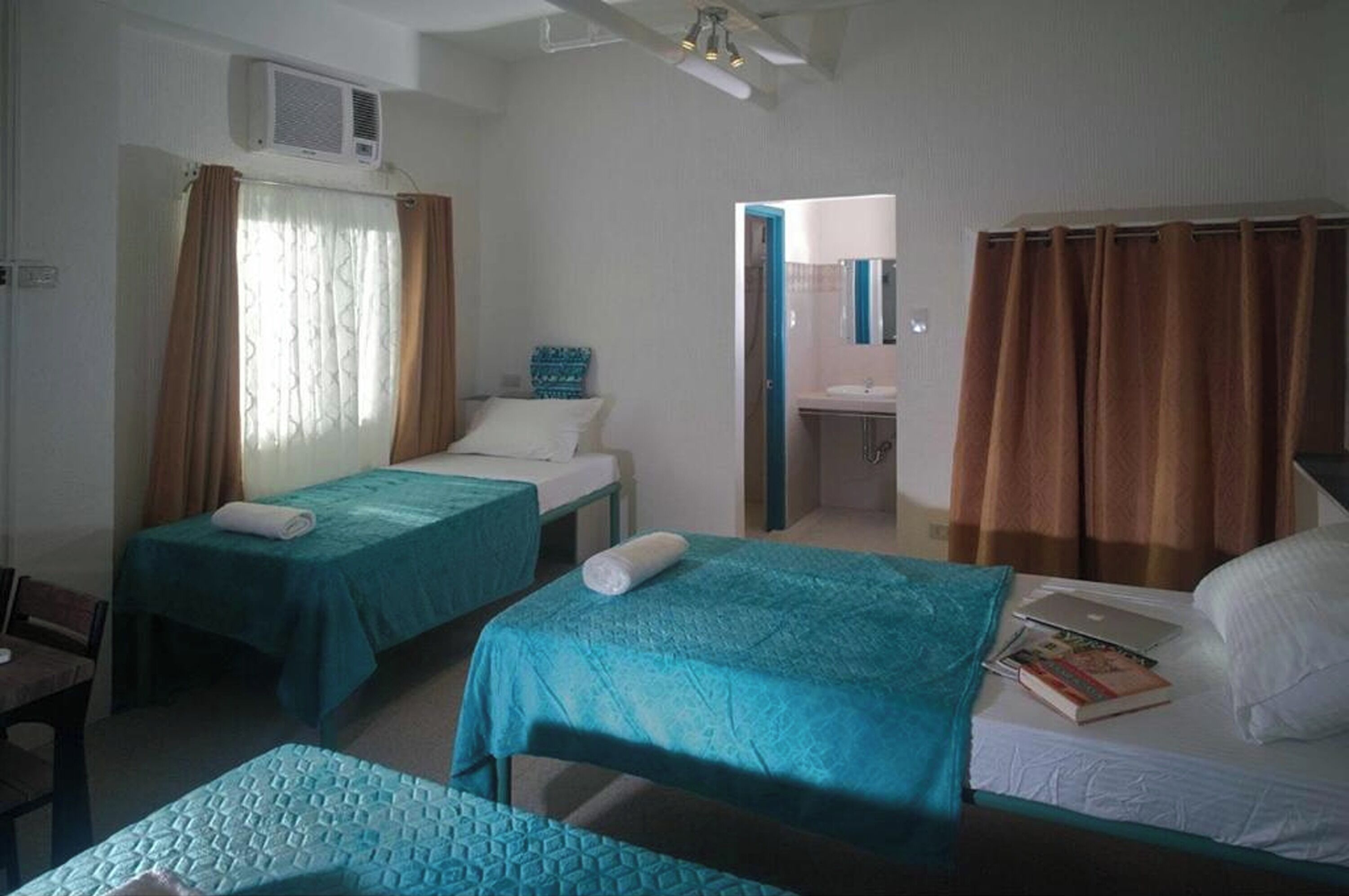 Family Room 1