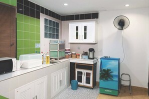 Deluxe Twin Room | Shared kitchen